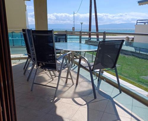 Paralia Ofryniou Apartamento | Paralia Ofriniou Sea view apartment