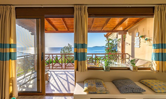 Paralio Astros Casa | Suite Paralio Astros frente a la playa