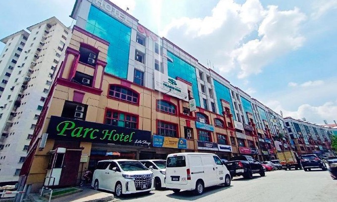 Mutiara Damansara Hotel | Parc Hotel Pelangi Damansara