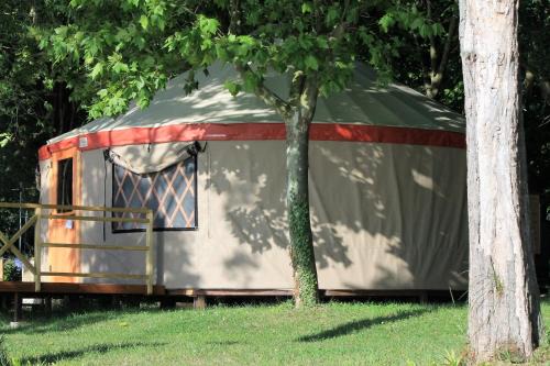 Zona LIX Polline Martignano Otro | Parco Del Lago Glamping And Lodges