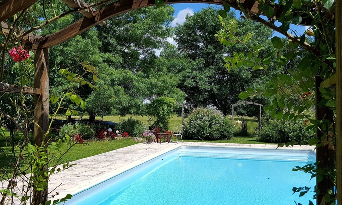 Pardaillan Cabaña | Pardaillan cottage in the countryside between Eymet and Duras, sleeps 2