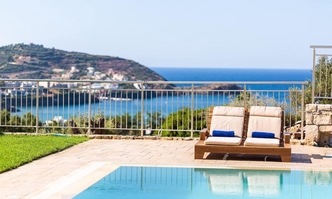 Bali Villa | Paris Villa, with Pool, BBQ, Playground & SeaViews