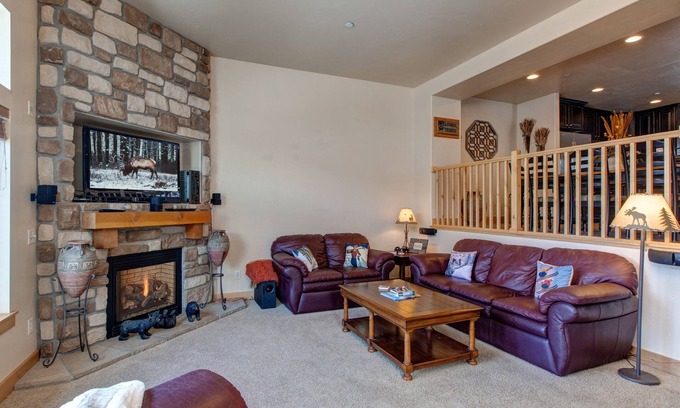 Bear Hollow Village Casa | Casa adosada de 4 habitaciones Park City. Duerme 12. Jacuzzi privado!
