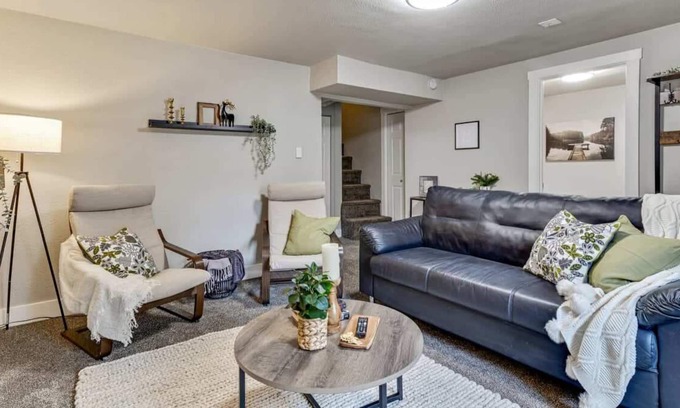 Alpine Casa | Park Close By|Big Grass Yard|Rooftop Patio