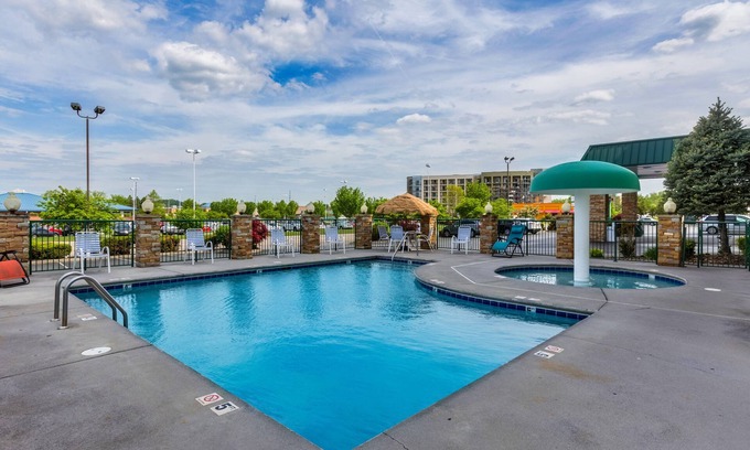 Pigeon Forge Hotel | Park Grove Inn