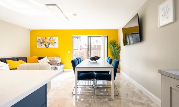 Belfast Casa | Park House - FOUR star luxury with parking and WI-FI