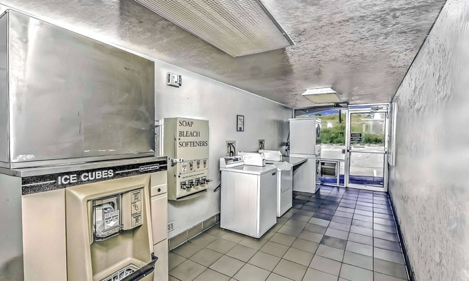 West Colorado Springs Hotel | Park Inn by Radisson, Colorado Springs