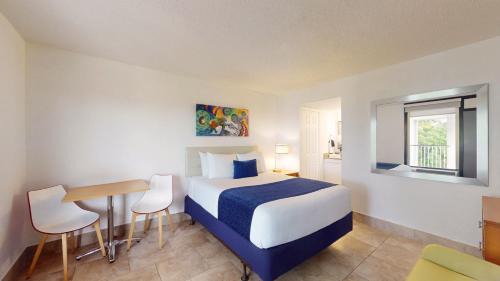 Historic Downtown Kissimmee Hotel | Park Royal Orlando