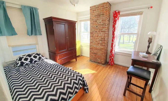 West Side Casa | Park Views - Private 4 bed/2 bath - 30 mins to NYC