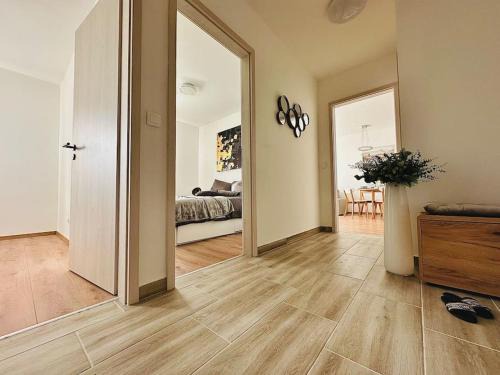 Ujlipotvaros Apartamento | Park West Terrace with private parking