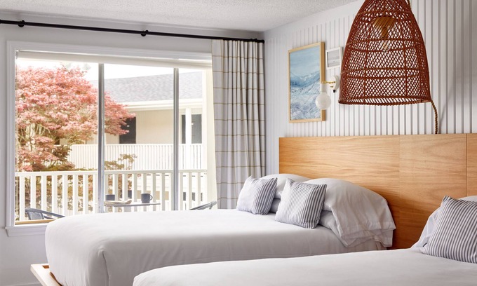South Yarmouth Hotel | Parker Beach Lodge