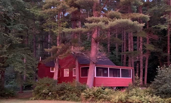Casco Cabaña | Parker Pond in Casco