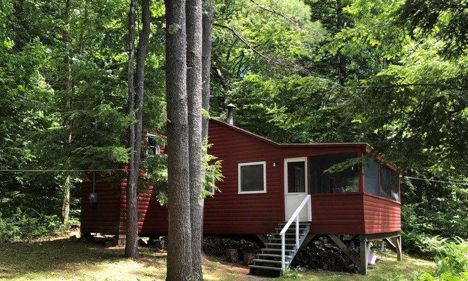 Casco Cabaña | Parker Pond in Casco