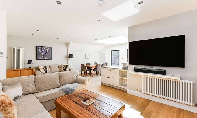 West Putney Casa | Parkfields | Pro-Managed