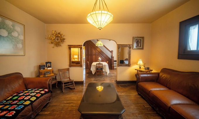 Windsor Park Casa | Parkside Charm, City Walkability