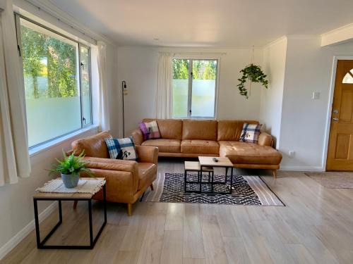 Lake Tekapo Casa | Parkside Holiday Home - Fully Fenced Garden