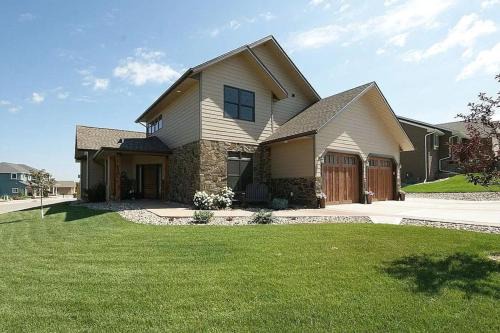 Rapid City Casa | Parkside Paradise