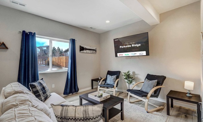 Monument Casa | Parkside Ridge! Cozy Escape w/Hot Tub & Views