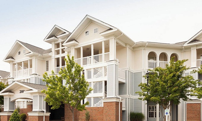 Lackey Condominio | Parkside Williamsburg Resort 1br suite, Saturday check-in