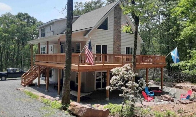 Jim Thorpe Casa | Parkwood Manor at Bear Creek Lakes in Jim Thorpe