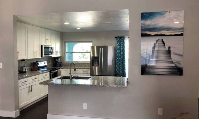 Florida Central Atlantic Coast Casa | Parsley · New! Luxury, Near Disney & Universal. Sleep 9