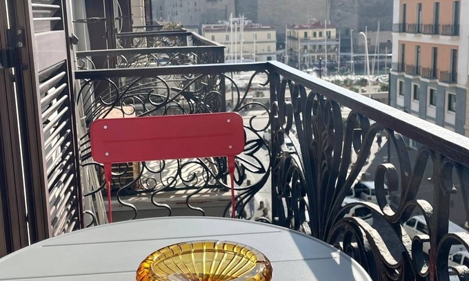 Santa Lucia Apartamento | Partenope143 apartment, the best of Naples just a stone's throw from you
