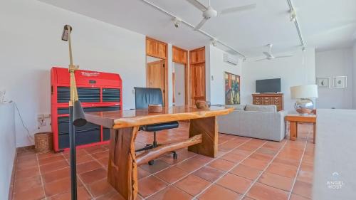Esterito Casa | Partial Seaview Terrace Walk to Malecon