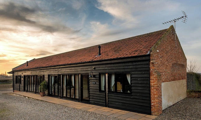 Beccles Cabaña | PARTRIDGE, pet friendly, character holiday cottage in Wheatacre