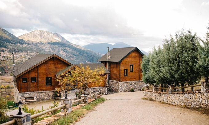 Feneos Chalet De Esquí | Pasithea Mountain Chalet