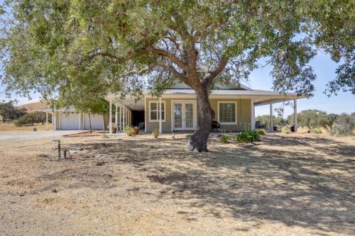 Paso Robles Casa | Paso Robles Gem with On-Site Vineyard Pets Welcome!