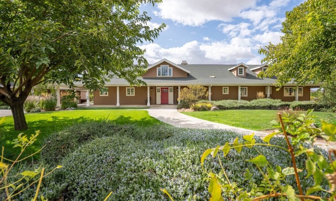 Paso Robles Casa | ¡TIEMPOS DIVERTIDOS! - Impresionante casa de rancho en expansión ubicada en la región vinícola de Paso Robles