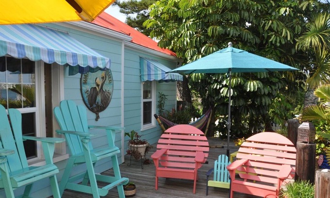Pass-a-Grille Historic District Cabaña | Pass-a-Grille's Waterfront Charmer, on Boca Ciega Bay in Historic Area
