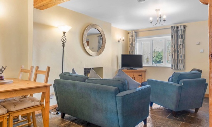 Flookburgh Casa | Pass the Keys | Beautiful 3 Bed Cottage in the Heart of Flookburgh