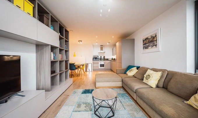 Hackney Apartamento | Pass the Keys | 3 Bed 2 Bath with Stunning Views from the 8th Fl