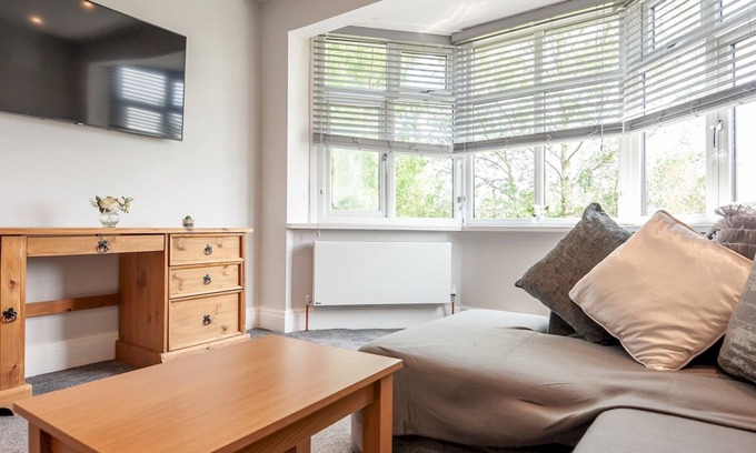 Chapeltown Apartamento | Pass the Keys | Alwoodley Hub Serene Retreat