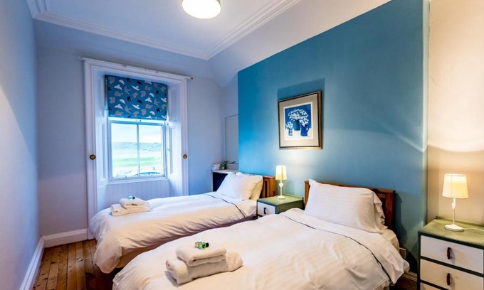 Earlsferry Casa | Pass the Keys Beaufort House, Looking onto Golf Course