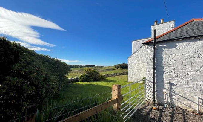 Castle Douglas Casa | Pass the Keys Beautiful 5BR Rural Cottage with Outstanding Views