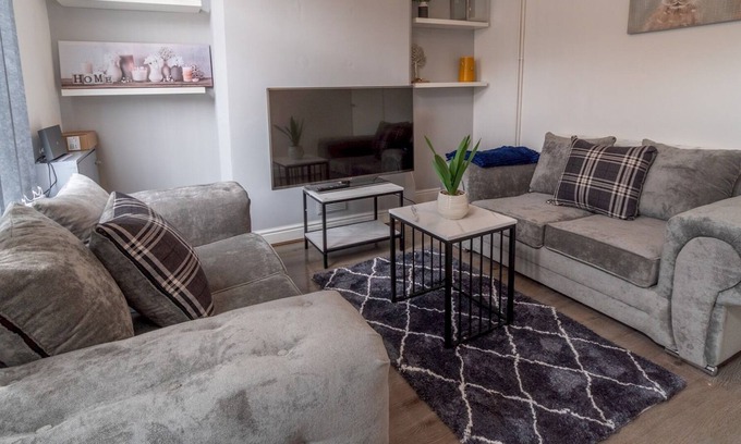 Sneinton Casa | Pass the Keys | Beautifully Home close to City Centre with parking