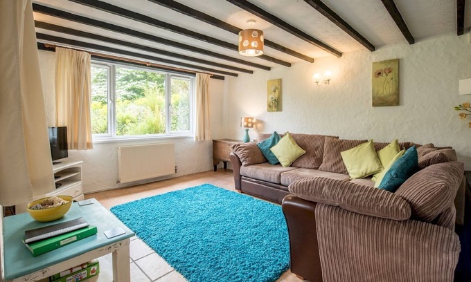 Tremain Casa | Pass the Keys | Beautiful Rural Cottage Sleeps 4