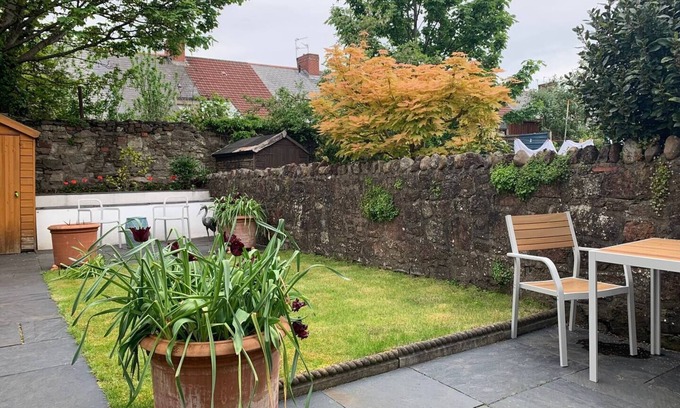 Victoria Park Casa | Pass the Keys | Beautiful Edwardian 2 Bedroom House with Parking