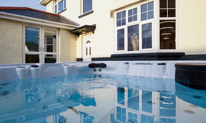 Borth Casa | Pass the Keys | Breathtaking holiday home packed with amenities