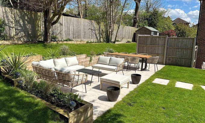 Chesham Casa | Pass the Keys | Bright, Modern - Lovely Garden
