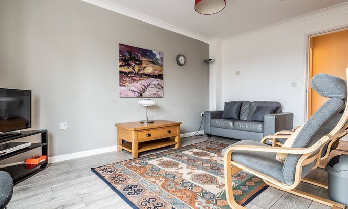 Exeter Casa | Pass the Keys | Central townhouse with parking and modern finish