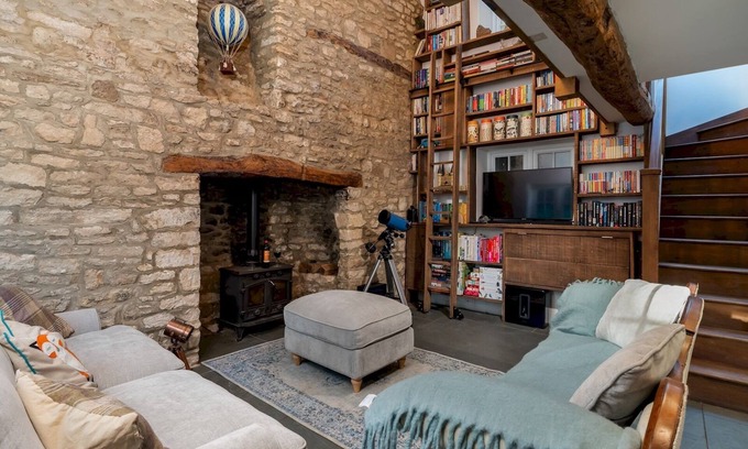 South Leigh Casa | Pass the Keys | Charming Pet-Friendly Family Cottage in Eynsham