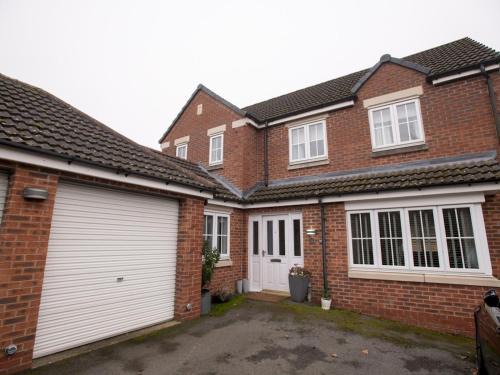 Lincoln Casa | Pass the Keys Charming Getaway Near Central Lincoln