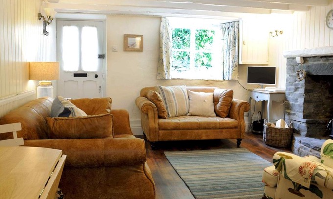 Hawkshead Casa | Pass the Keys Cosy 2 bed, 2 bath in rural Lake District