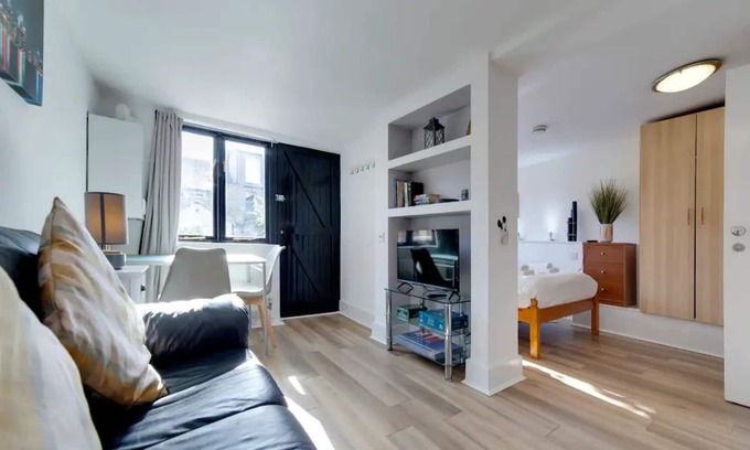 Cambridge Casa | Pass the Keys | Cosy Cabin in Central Cambridge Free Parking