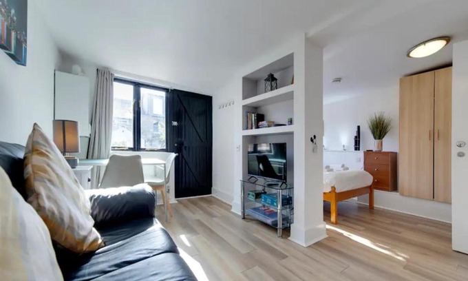 Cambridge Casa | Pass the Keys Cosy Cabin in Central Cambridge Free Parking