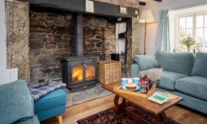 Craven Arms Casa | Pass the Keys | Cosy cottage hideaway set in beautiful countryside