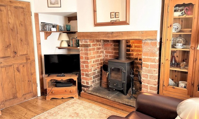 Ludwel Casa | Pass the Keys | Cosy cottage with views over the Shropshire hills